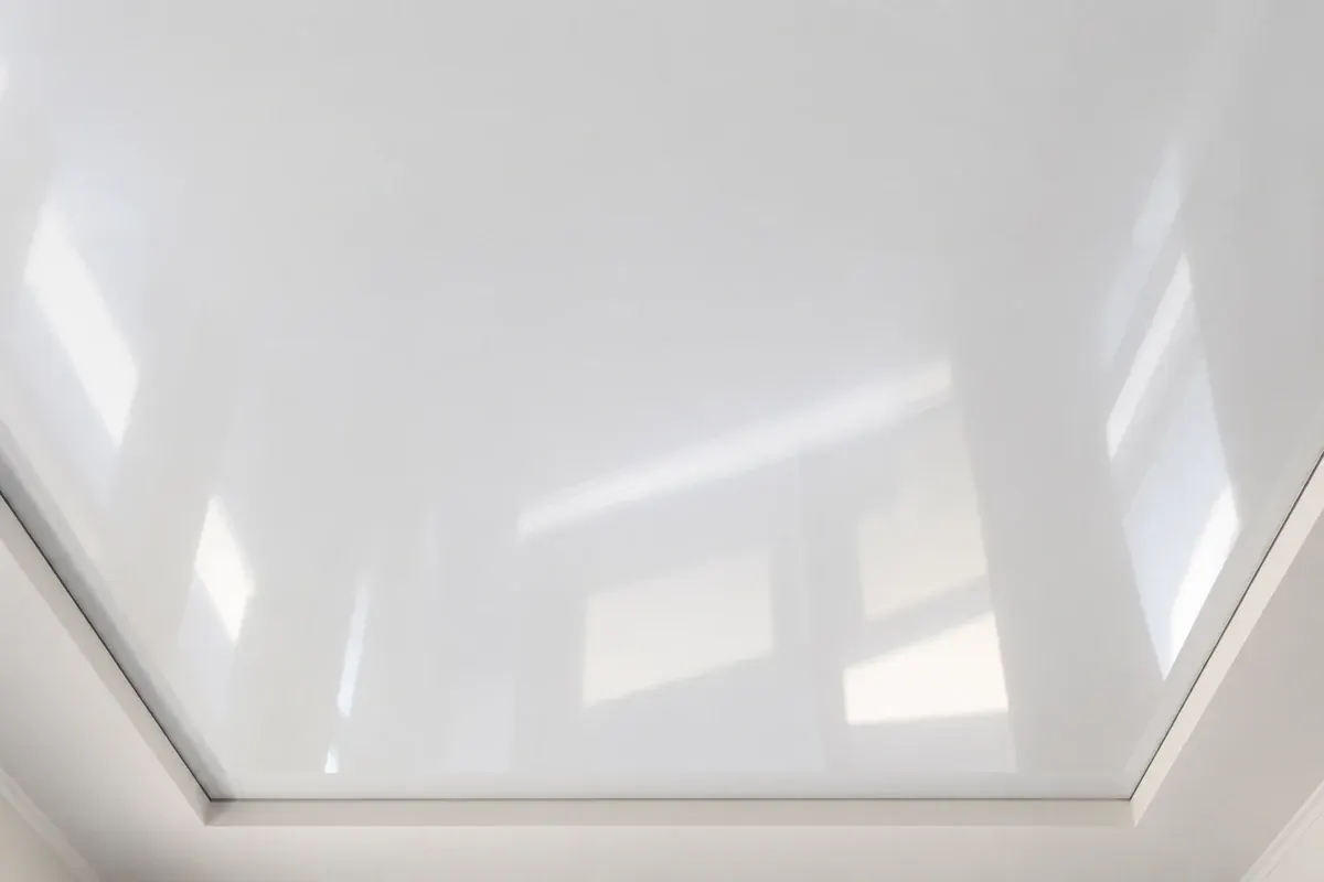 Glossy stretch ceiling